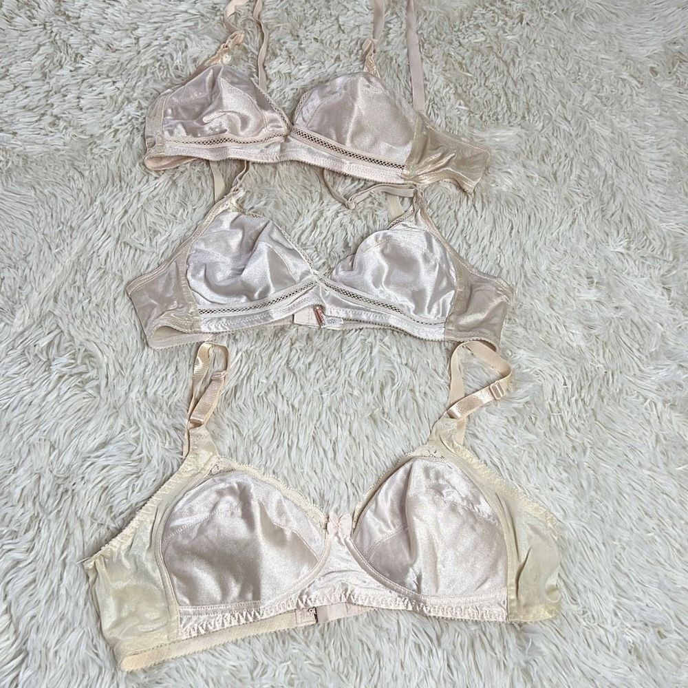 Triumph Women's Nude Beige Bra Size B75 Set Of 3